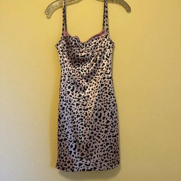 Motel Rocks Satin Lesty Dress in Leopard Print with Lilac Lace size small - Picture 6 of 9